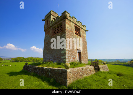 Clocher de l'église St Oswald, Kirkoswald Eden Valley, Cumbria, Angleterre, Royaume-Uni Banque D'Images