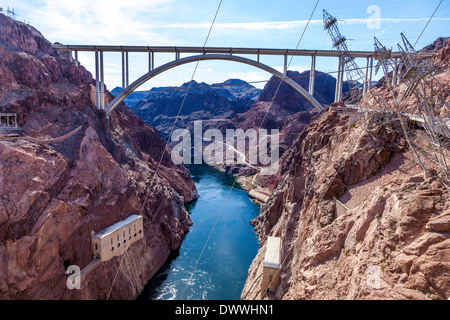 Tillman de dérivation de l'énergie hydro-électrique du pont à produire de l'énergie barrage de Hoover Dam près de Bolder City;dans Nevada;USA;Nord Banque D'Images