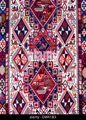 Tapis traditionnels géorgiens. Des tapis à motifs géométriques typiques sont parmi les plus célèbres produits de la Géorgie. Banque D'Images