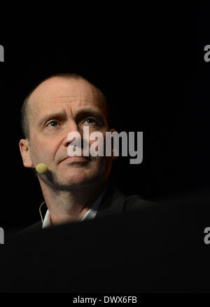 Cologne, Allemagne. 14Th Mar, 2014. Auteur britannique Simon Beckett lors d'une lecture au festival de littérature allumé.Cologne à Cologne, Allemagne, 14 mars 2014. Photo : Marius Becker/dpa/Alamy Live News Banque D'Images