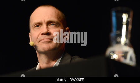 Cologne, Allemagne. 14Th Mar, 2014. Auteur britannique Simon Beckett lors d'une lecture au festival de littérature allumé.Cologne à Cologne, Allemagne, 14 mars 2014. Photo : Marius Becker/dpa/Alamy Live News Banque D'Images