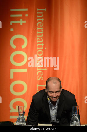 Cologne, Allemagne. 14Th Mar, 2014. Auteur britannique Simon Beckett lors d'une lecture au festival de littérature allumé.Cologne à Cologne, Allemagne, 14 mars 2014. Photo : Marius Becker/dpa/Alamy Live News Banque D'Images