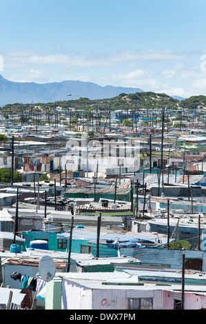 Vue panoramique sur les huttes en fer ondulé à Khayelitsha, Cape Town, Western Cape, Afrique du Sud Banque D'Images