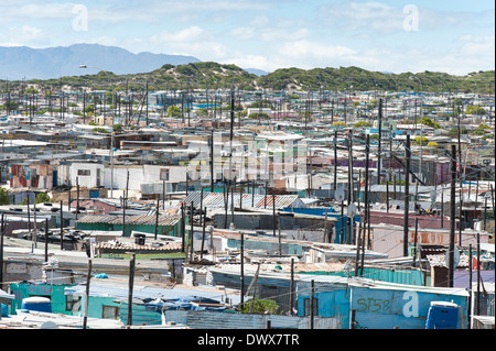 Vue panoramique sur les huttes en fer ondulé à Khayelitsha, Cape Town, Western Cape, Afrique du Sud Banque D'Images