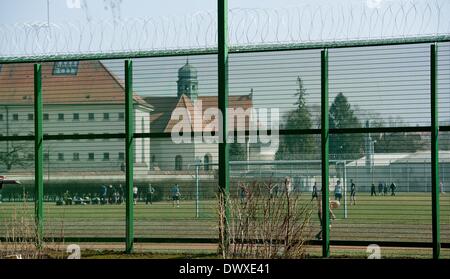 Les détenus de l'établissement correctionnel Landberg am Lech Landsberg, en Allemagne, le 14 mars 2014. La prison de Landsberg est l'une des deux installations possibles où Uli Hoeness pourrait effectuer sa peine. L'autre est Bernau am Chiemsee. Photo : SVEN HOPPE Banque D'Images