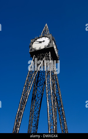 L'horloge du millénaire, Fiveways Grosvenor Road, Tunbridge Wells, Kent, Angleterre Banque D'Images