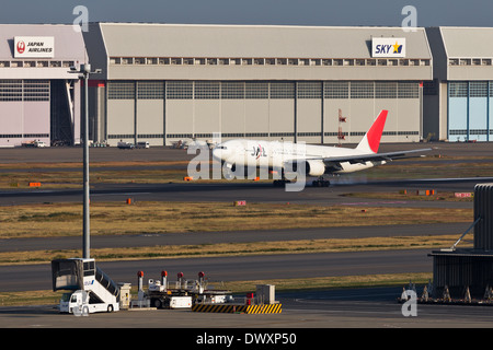 JAL départ à l'aéroport de Haneda Jour Heure Banque D'Images