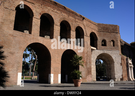 Italie, Rome, murailles d'Aurélien, Porta Pinciana Banque D'Images