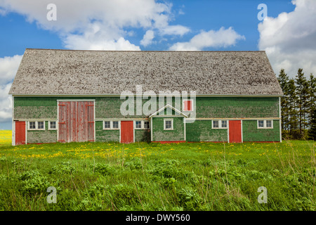 Grange Vintage dans les régions rurales de l'Île du Prince-Édouard, Canada Banque D'Images