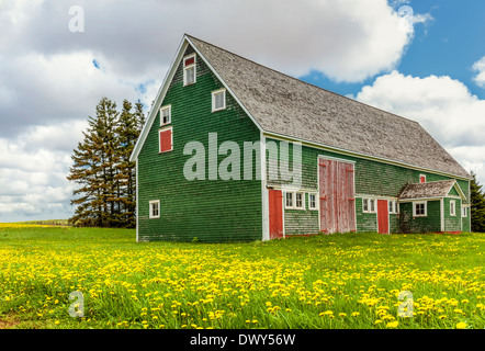 Grange Vintage dans les régions rurales de l'Île du Prince-Édouard, Canada Banque D'Images