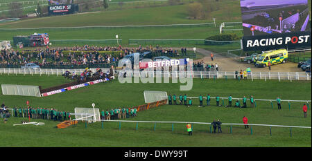 Cheltenham, Gloucestershire, UK . 14Th Mar, 2014. Atmosphère au Festival de Cheltenham Gold Cup 2014, jour 4, la Cheltenham Gold Cup. Credit : Jules annan/Alamy Live News Banque D'Images