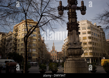 Rue de Barcelone et de l'hôpital de la Santa Creu i Sant Pau vue de l'Avinguda Gaudi. Banque D'Images