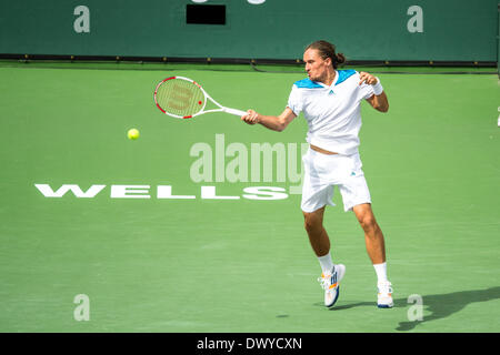 Indian Wells, en Californie, USA. 13Th Mar, 2014. Action de quart de finale entre Alexandr Dolgopolov [28] (UKR) jouer contre Milos Raonic [20] (CAN) au cours de la BNP Paribas Open, à l'Indian Wells Tennis Garden à Indian Wells, CA. Credit : Action Plus Sport/Alamy Live News Banque D'Images