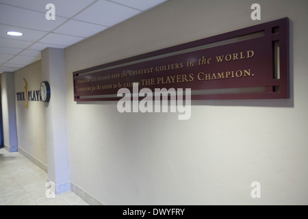 Le tunnel allant du vestiaire des joueurs au stade cours est illustré à TPC Sawgrass clubhouse Banque D'Images