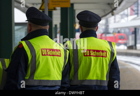 Berlin, Allemagne, la présentation du nouveau signal jaune à l'ouest de la sécurité DB GmbH Banque D'Images