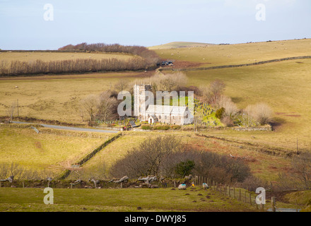 L'église paroissiale de St Brendan seul se tenant dans Exmoor national park hills, Brendon, Devon, Angleterre Banque D'Images