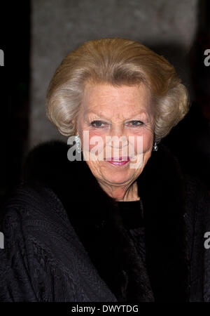 La Haye, aux Pays-Bas. 14Th Mar, 2014. La princesse Beatrix des Pays-Bas assiste à la performance 'Royal Talent pour la Princesse Beatrix' offert par le Conservatoire Royal de La Haye, Pays-Bas, 14 mars 2014. Photo : Albert Nieboer//dpa/Alamy Live News Banque D'Images