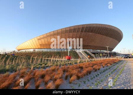 Lee Valley VeloPark, Londres, Royaume-Uni. 15 mars 2014. Cyclisme sur piste série révolution Journée 5, jour 2. De l'extérieur entre les sessions vélodrome : Crédit Styles Neville/Alamy Live News Banque D'Images