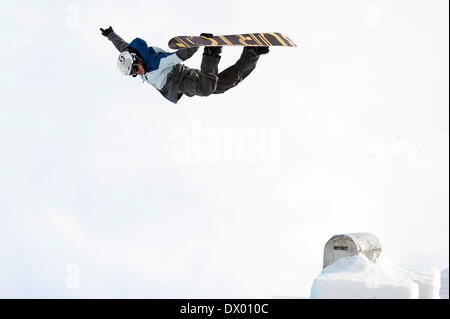 Oslo, Norvège. 15 mars, 2014. Le défi de l'Arctique 2014 Terje Haakonsen de Norvège en action pendant le défi arctique super pipe finale au parc d'hiver d'Oslo à Oslo, Norvège. Banque D'Images