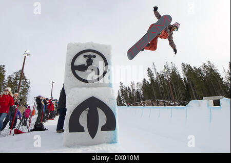 Oslo, Norvège. 15 mars, 2014. Le défi dans l'Arctique 2014Markus Keller de Suisse en action pendant le Défi dans l'Arctique super pipe finale au parc d'hiver d'Oslo à Oslo, Norvège. Banque D'Images