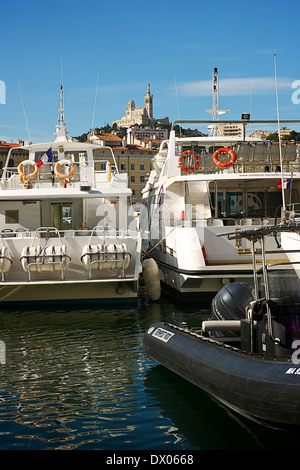 Yachts amarrés dans le port de Marseille, France Banque D'Images