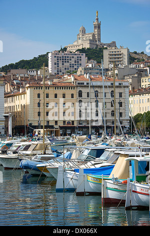 Yachts amarrés dans le port de Marseille, France Banque D'Images