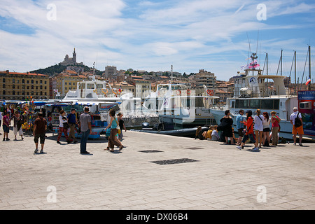 Yachts amarrés dans le port de Marseille, France Banque D'Images