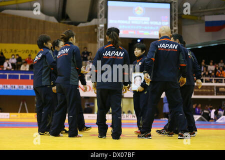 Gymnase Azusawa, Tokyo, Japon. Mar 15, 2014. Groupe de l'équipe du Japon, le 15 mars 2014 - Lutte : la lutte féminine 2014 Coupe du Monde - Session 2 au gymnase Azusawa, Tokyo, Japon. Credit : YUTAKA/AFLO SPORT/Alamy Live News Banque D'Images