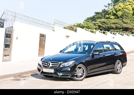 Mercedes-Benz Classe E Modèle d'avant 2013 avec nouveau look lifting. Banque D'Images