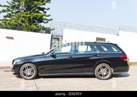 Mercedes-Benz Classe E Modèle d'avant 2013 avec nouveau look lifting. Banque D'Images