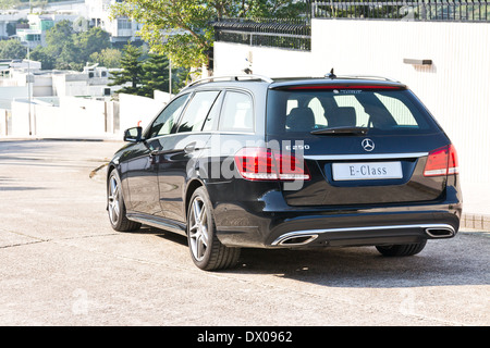 Mercedes-Benz Classe E Modèle d'avant 2013 avec nouveau look lifting. Banque D'Images