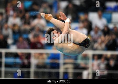 Beijing, Chine. Mar 16, 2014. Qiu Bo de la concurrence de la Chine au cours de la plate-forme de 10m à la finale de la Série mondiale FINA 2014 à Beijing, capitale de Chine, le 16 mars 2014. Qiu Bo a remporté la médaille d'argent avec 534,05 points. Credit : Jin Yu/Xinhua/Alamy Live News Banque D'Images