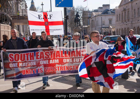 Londres, Royaume-Uni. Le 15 mars 2014. L'anglais Volunter active et d'autres groupes dissidents anti-islamiste mars contre l'extrémisme islamique, le long de Whitehall à la place du Parlement. Banque D'Images