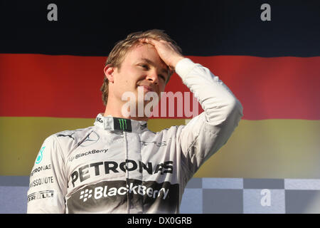 Le vainqueur de l'épreuve Nico Rosberg (GER) # 6, Mercedes AMG Petronas F1 Team célèbre sur le podium du Championnat du Monde de Formule1 2014 - Round 01 à Melbourne Albert Park, Melbourne, Australie, le dimanche 16 mars 2014 Banque D'Images