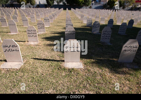 Halabja, Souleimaniyeh, l'IRAQ -- Le cimetière symbolique érigée pour les victimes de massacre d'Halabja le 21 octobre, 2011. Halabja, une ville kurde dans le Nord de l'Irak a été bombardé avec des agents chimiques par le régime de Saddam dans les efforts visant à décimer la population kurde dans le Nord le 16 mars 1988. Photo par Bikem Ekberzade Banque D'Images