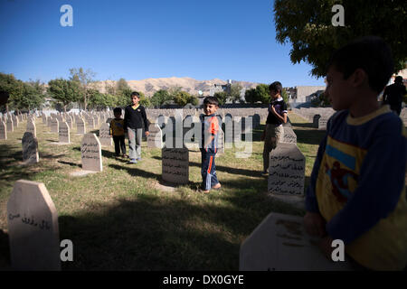 Halabja, Souleimaniyeh, l'IRAQ -- Le cimetière symbolique érigée pour les victimes de massacre d'Halabja le 21 octobre, 2011. Halabja, une ville kurde dans le Nord de l'Irak a été bombardé avec des agents chimiques par le régime de Saddam dans les efforts visant à décimer la population kurde dans le Nord le 16 mars 1988. Photo par Bikem Ekberzade Banque D'Images