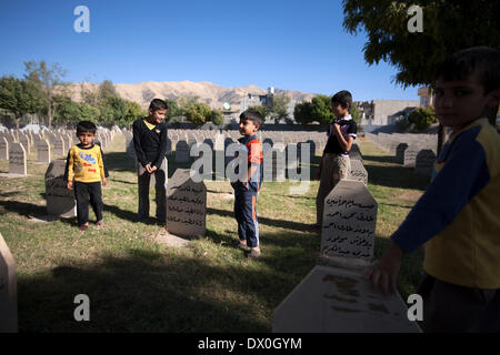 Halabja, Souleimaniyeh, l'IRAQ -- Le cimetière symbolique érigée pour les victimes de massacre d'Halabja le 21 octobre, 2011. Halabja, une ville kurde dans le Nord de l'Irak a été bombardé avec des agents chimiques par le régime de Saddam dans les efforts visant à décimer la population kurde dans le Nord le 16 mars 1988. Photo par Bikem Ekberzade Banque D'Images