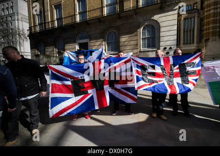 Les Forces volontaires anglais Anti-Islamist (EVF) de protestation à Londres Banque D'Images