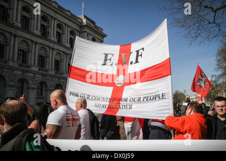 Les Forces volontaires anglais Anti-Islamist (EVF) de protestation à Londres Banque D'Images