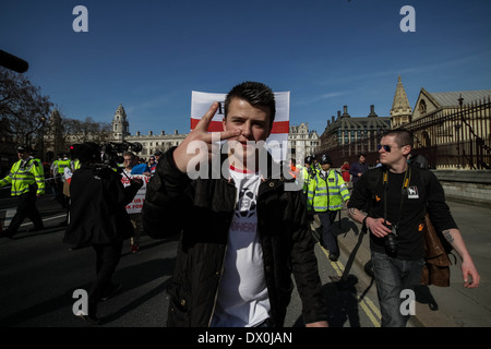 Les Forces volontaires anglais Anti-Islamist (EVF) de protestation à Londres Banque D'Images