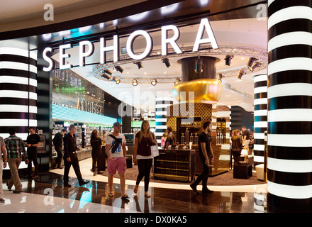 Sephora Store Dubai - l'extérieur du magasin Sephora dans le centre commercial de Dubaï, Dubaï, Émirats arabes Unis, Moyen-Orient Banque D'Images