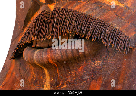 Close-up of Ted Crom's whimsical prendre sur une moustache hérissée très, une partie d'une grande sculpture en acier intitulé Luna. Banque D'Images