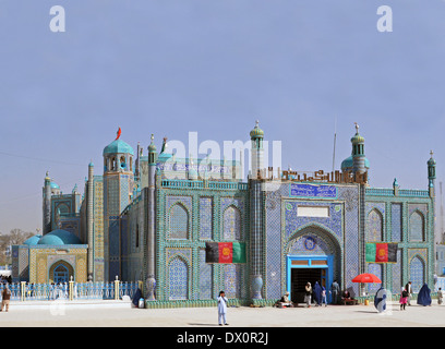 Le tombeau de Hazrat Ali, connu comme la Mosquée Bleue, le 3 avril 2012 à Mazar-e-Sharif, dans la province de Balkh, en Afghanistan. C'est l'un des cimetières de renom Ali ibn Abi Talib, cousin et gendre du prophète Mohammed. droit Banque D'Images