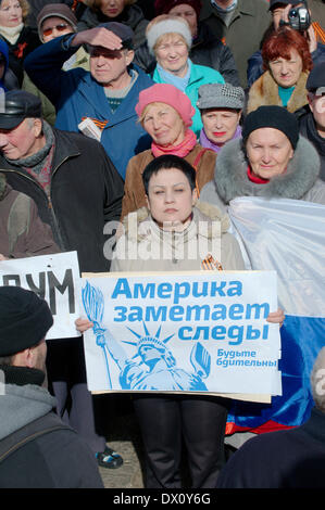 Odessa, Ukraine. 16 mars, 2014. Assemblée du peuple Antimaidan -'Champ Koulikovo'. Cette démonstration en champ Koulikovo, Odessa, Ukraine (Ukraine du Sud), contre le nouveau gouvernement de Kiev, contre le national-fascisme, à un référendum, et à l'appui de la Crimée et des peuples de Crimée, Crédit : KEN VOSAR//Alamy Live News Banque D'Images