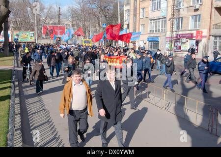 Odessa, Ukraine. 16 mars, 2014. Assemblée du peuple Antimaidan -'Champ Koulikovo'. Cette démonstration en champ Koulikovo, Odessa, Ukraine (Ukraine du Sud), contre le nouveau gouvernement de Kiev, contre le national-fascisme, à un référendum, et à l'appui de la Crimée et des peuples de Crimée, Crédit : KEN VOSAR//Alamy Live News Banque D'Images