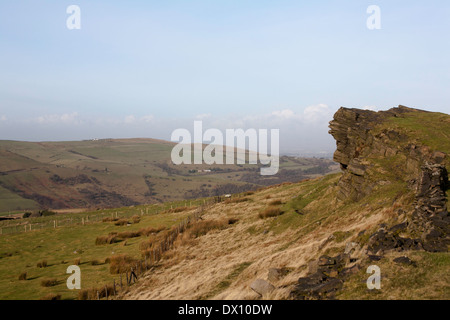 Vue depuis les Rochers de bord Taxal Windgather Kettleshulme Sponds vers Hill et Lyme Handley Derbyshire Angleterre Cheshire Banque D'Images