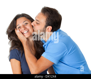 Beau couple heureux isolé sur fond blanc. Banque D'Images