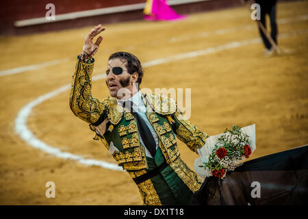 Valence, Espagne. March 16th, 2014 : torero espagnol Juan Jose Padilla célèbre la fin d'une corrida à la Plaza de Toros de Valencia les Fallas arènes Festival 2014 Credit : matthi/Alamy Live News Banque D'Images