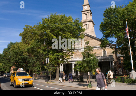 L'église Saint Mark's-dans-le-Bowery Church dans l'East Village. La deuxième plus ancienne église à New York se tient sur la terre où la chapelle privée de Peter Vesant € Alcatel, gouverneur de la Nouvelle Amsterdam au xviie siècle, est également enterré ici a été. Dans les années 60 a été l'une des congrégations J'achète plus politiquement à l'échelle de la ville et continue € Niché dans l'avant-plan ¬ L'évolution des demandes sociales. Banque D'Images