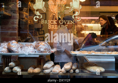 Une boulangerie de Greenwich Village. C'est un quartier résidentiel avec de petites maisons et d'intéressant à manger ou à pied. Banque D'Images